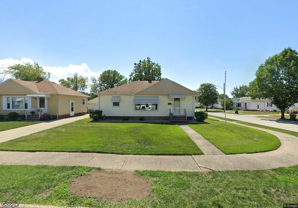 1652 Eldon Dr, Wickliffe, OH 44092 - photo 1