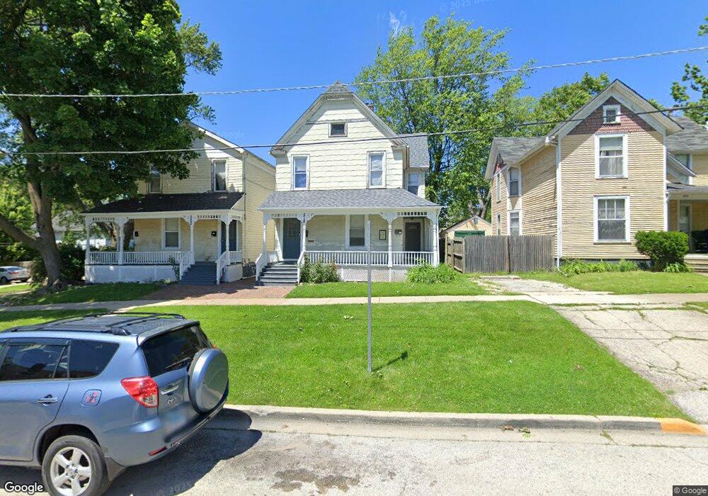 518 W Clayton St, Waukegan, IL 60085 - photo 1