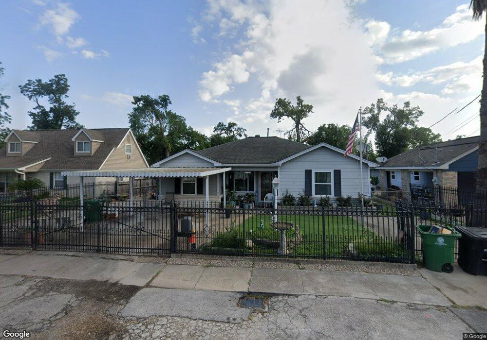 215 King St, Houston, TX 77022 - photo 1