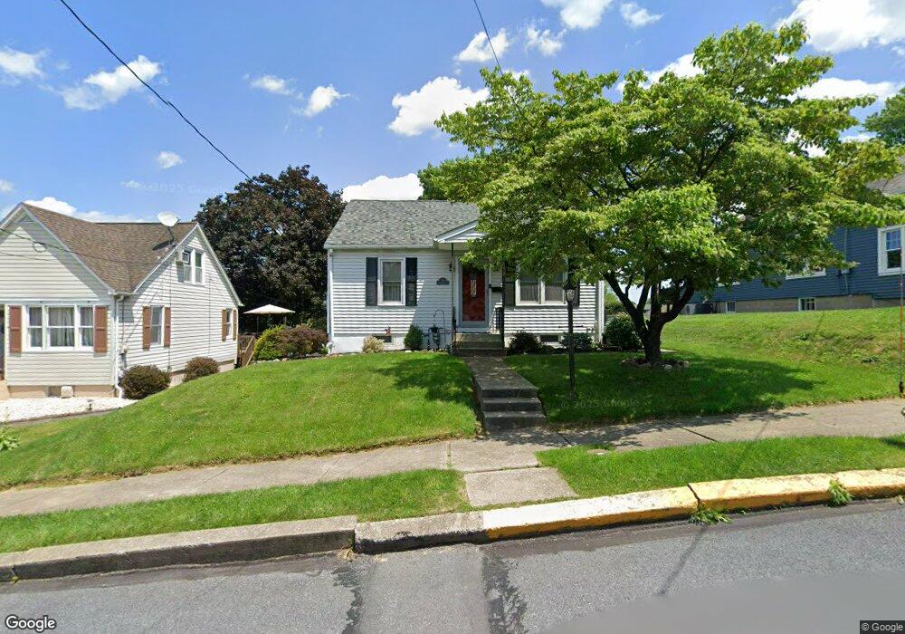 148 N Whitfield St, Nazareth, PA 18064 - photo 1