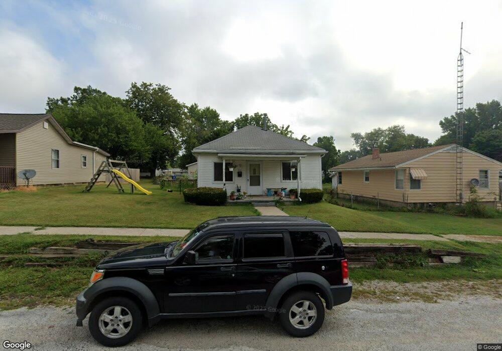 221 W Springfield St, Virginia, IL 62691 - photo 1