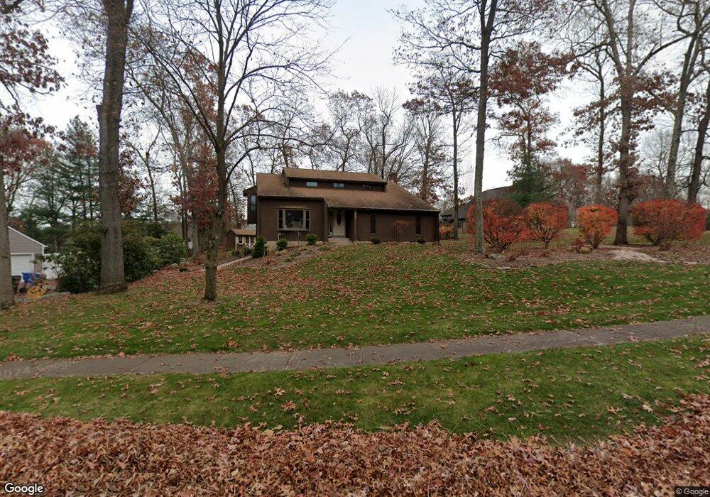 205 Knollwood Rd, Manchester, CT 06042 - photo 1