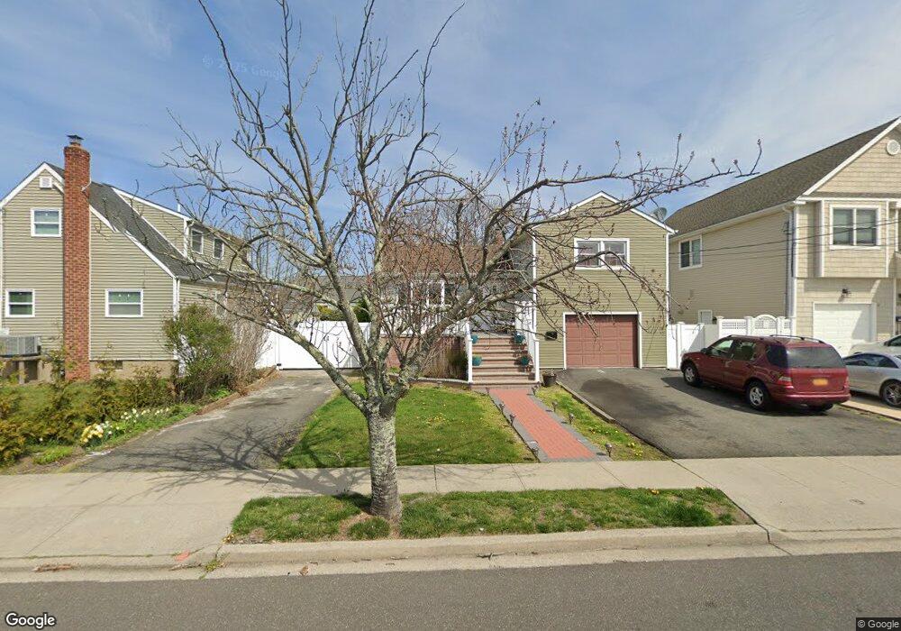 88 Ray St, Freeport, NY 11520 - photo 1