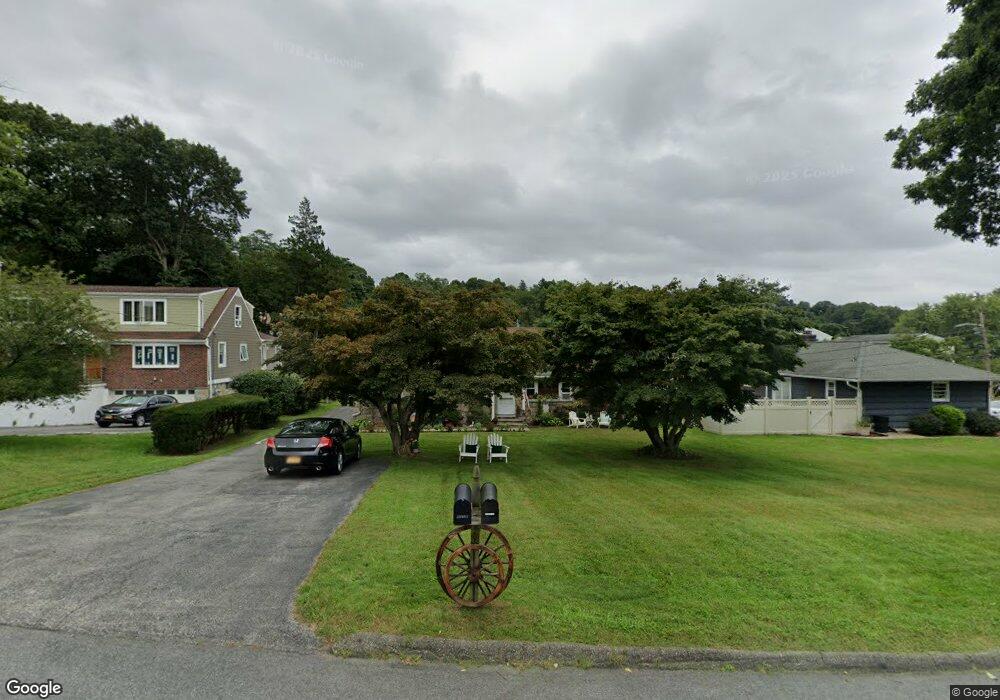 36 Grand Blvd unit right side, Valhalla, NY 10595 - photo 1