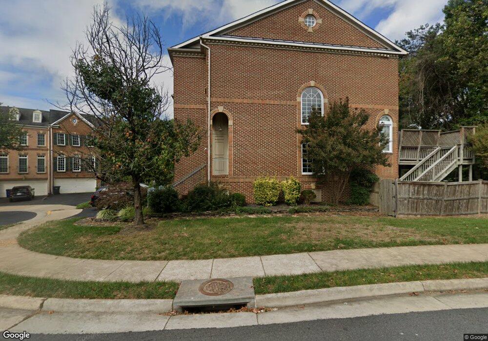 12402 Meadow Field Dr, Fairfax, VA 22033 - photo 1