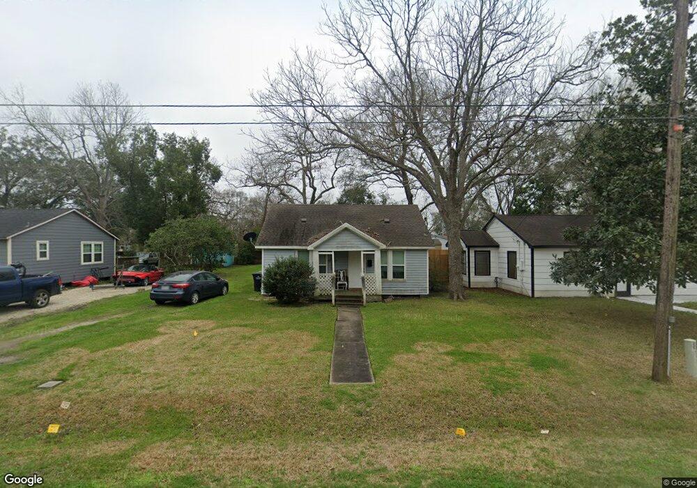 1217 Fairview Dr, Alvin, TX 77511 - photo 1