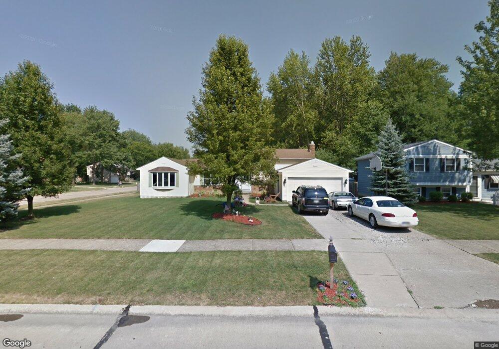 8523 Greenbriar Dr, Olmsted Falls, OH 44138 - photo 1