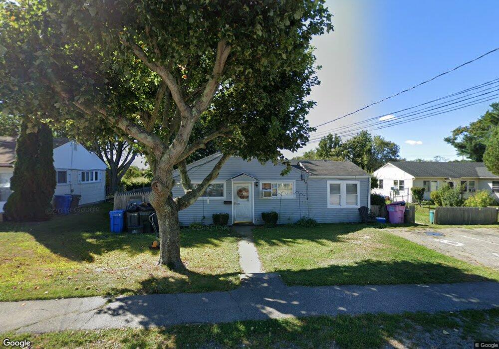 17 Woolsey Rd, Middletown, RI 02842 - photo 1