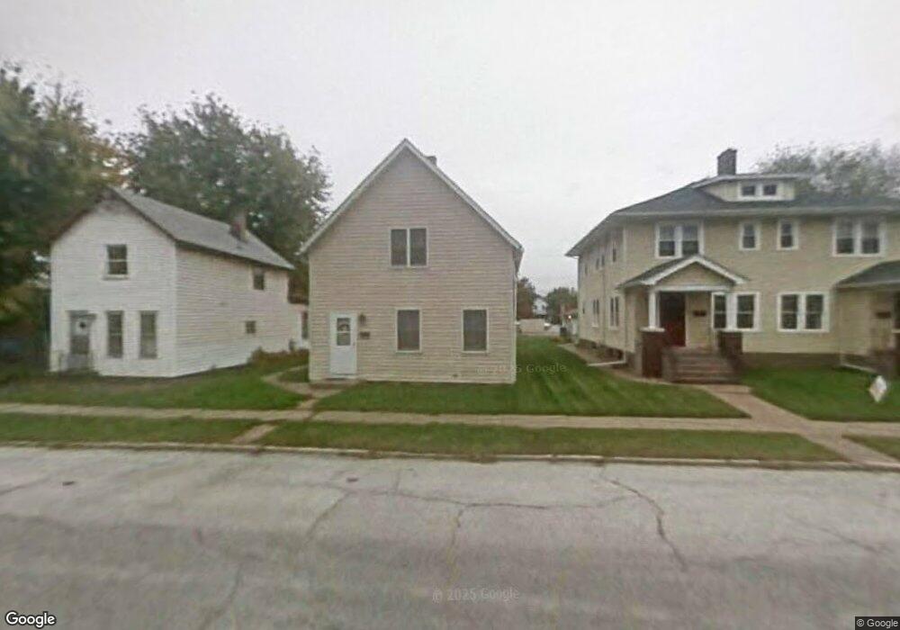 1825 W 4th St, Davenport, IA 52802 - photo 1