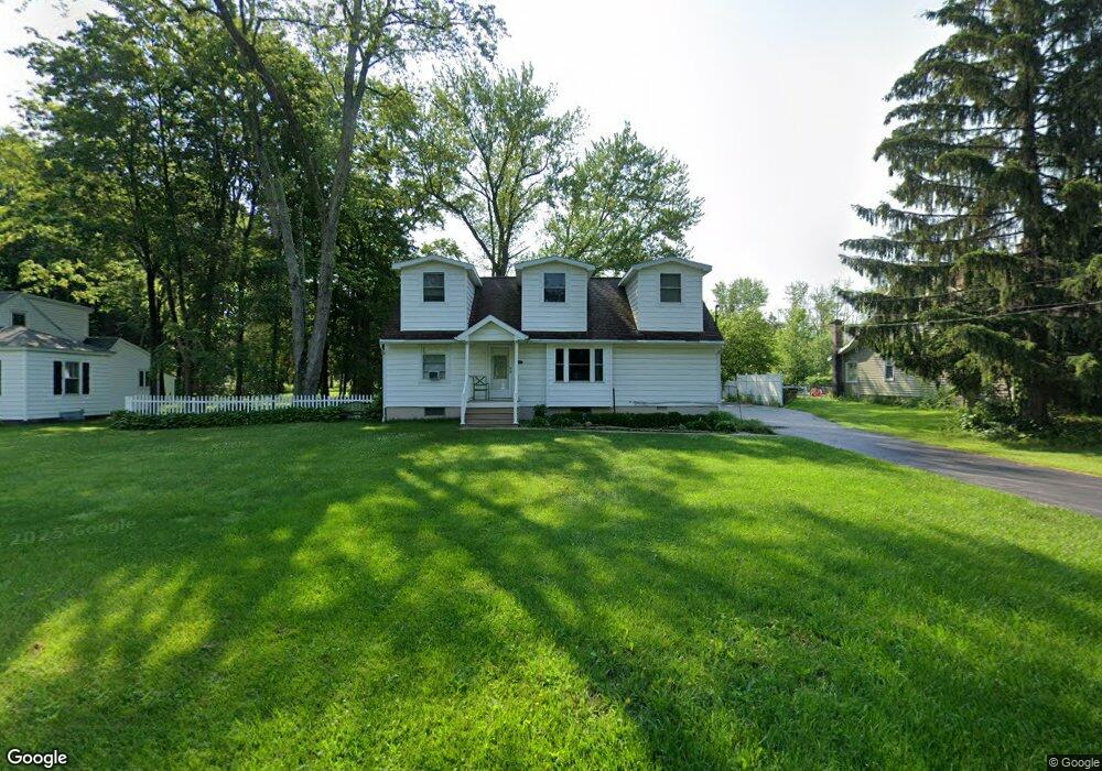 1040 Mohawk Rd, Schenectady, NY 12309 - photo 1