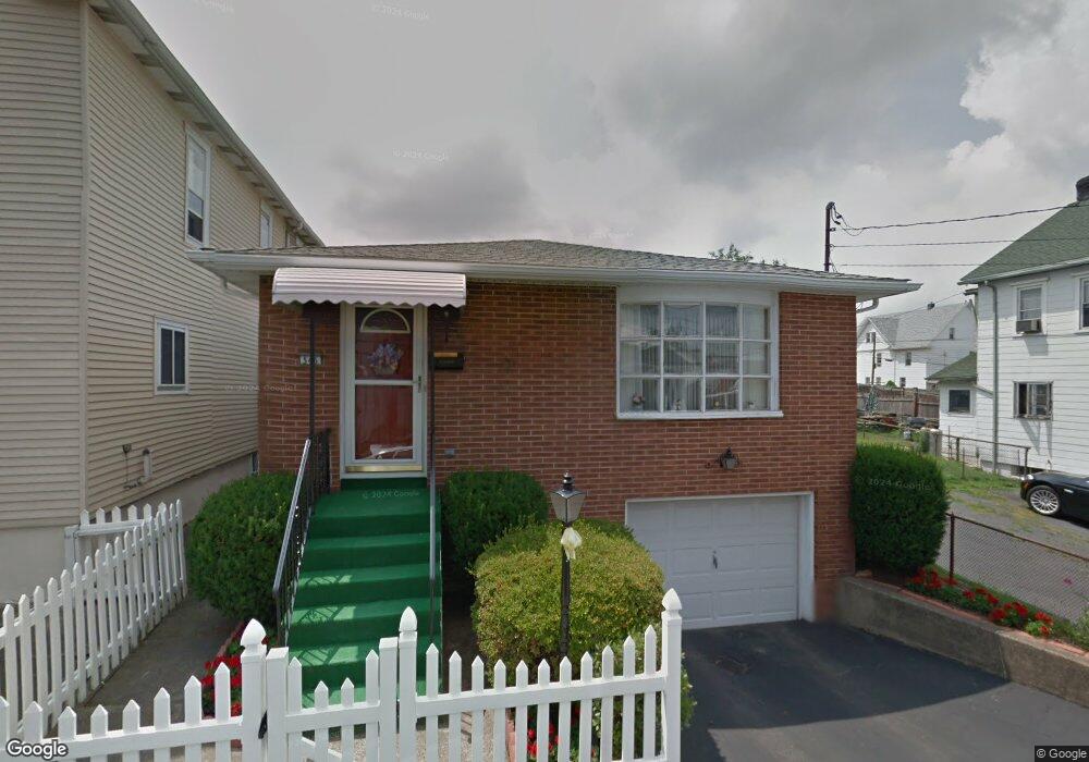 546 Penn Ct, Hazleton, PA 18201 - photo 1