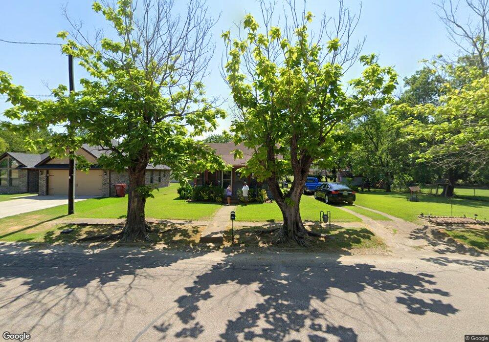 1404 Franklin Ave, Bonham, TX 75418 - photo 1