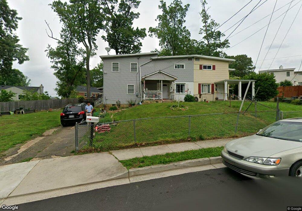 10738 Maple St, Fairfax, VA 22030 - photo 1