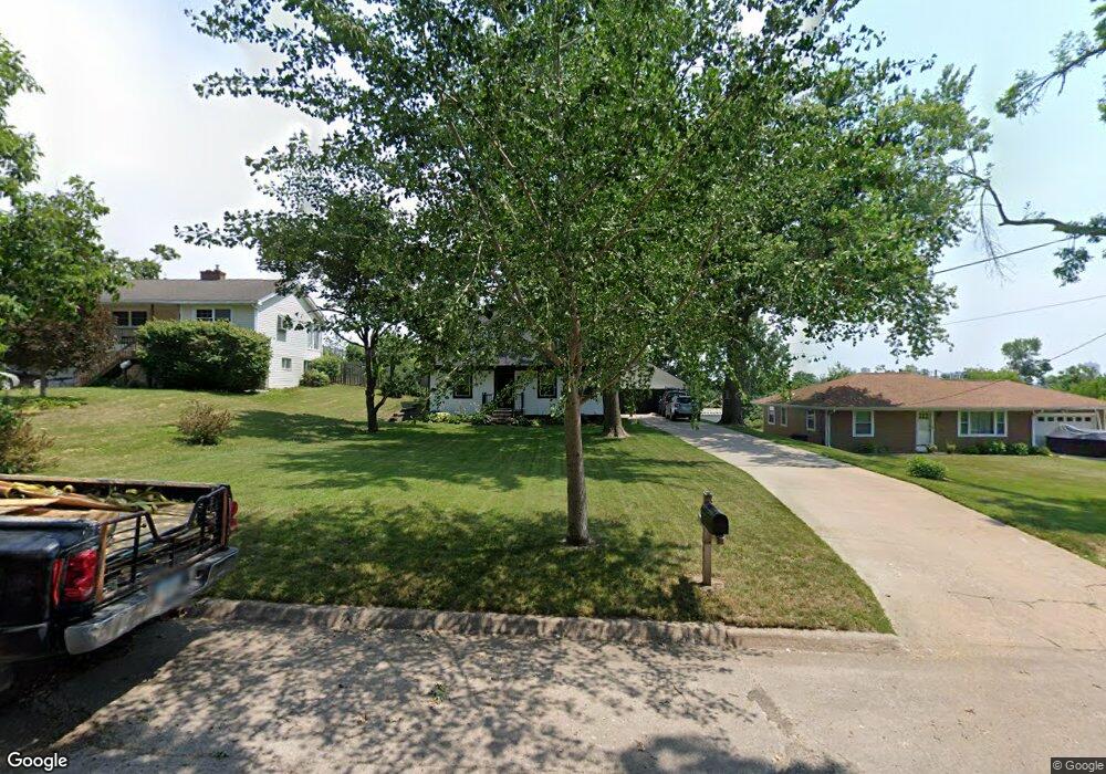 1651 11th St NW, Cedar Rapids, IA 52405 - photo 1