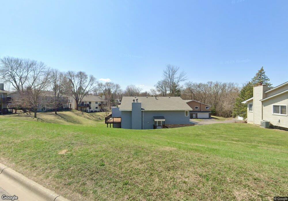 18328 Creeks Bend Dr, Minnetonka, MN 55345 - photo 1