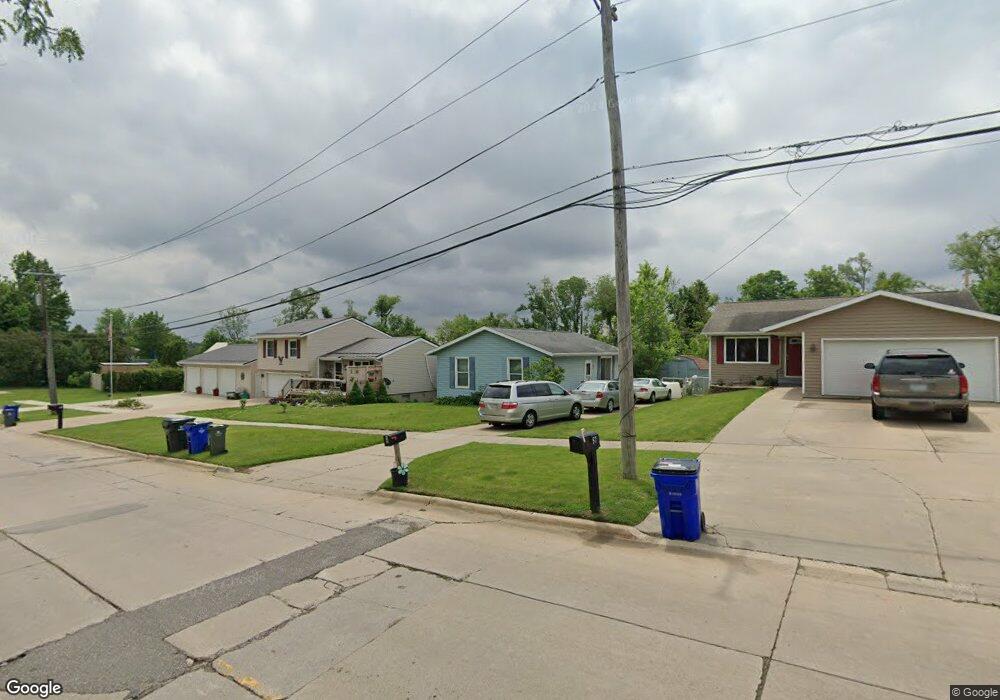 55 33rd Ave SW, Cedar Rapids, IA 52404 - photo 1