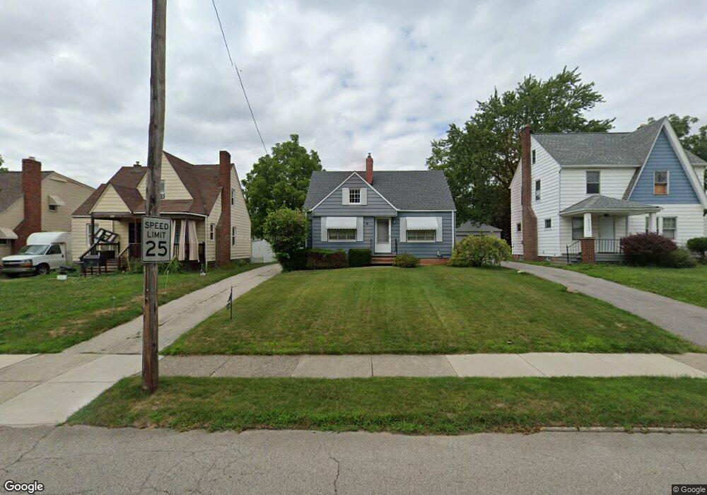 20607 Franklin Rd, Maple Heights, OH 44137 - photo 1