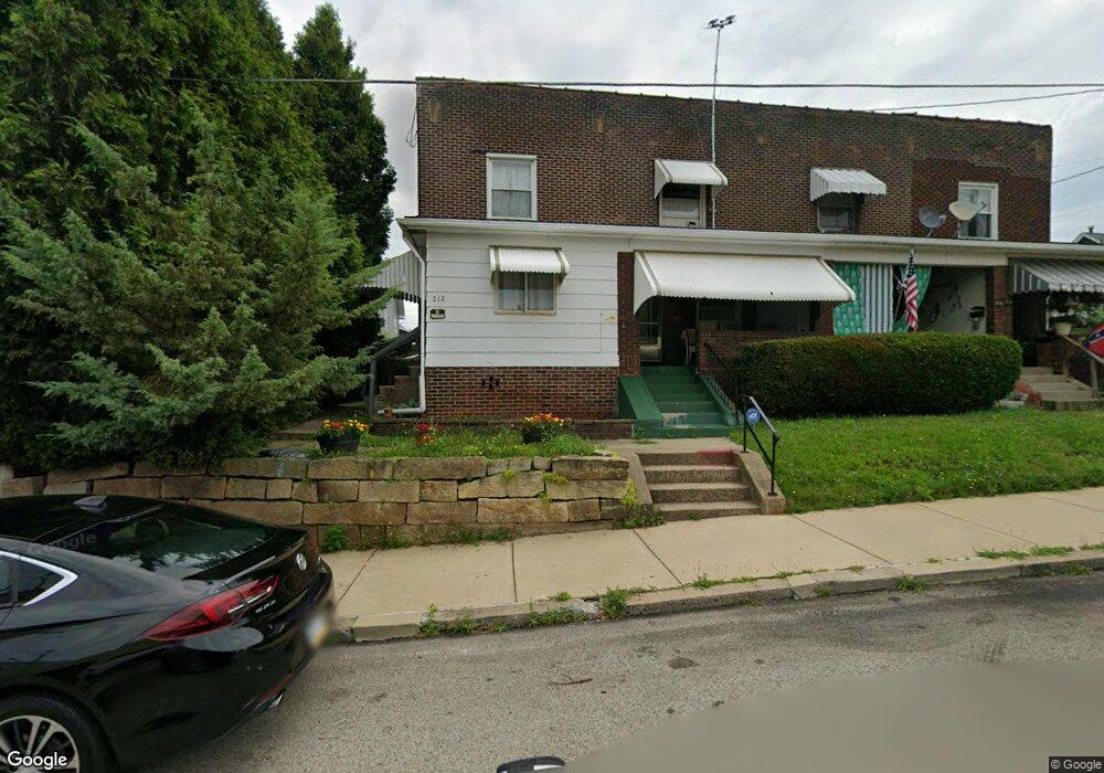 212 Walnut St, Vandergrift, PA 15690 - photo 1