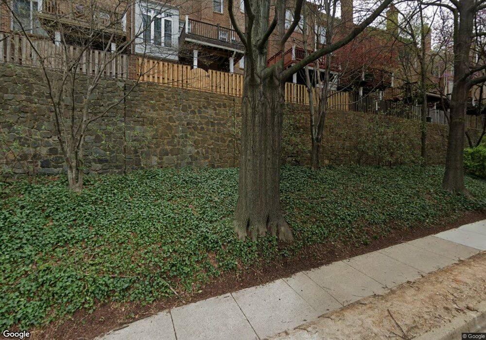 4651 W Braddock Rd, Alexandria, VA 22311 - photo 1