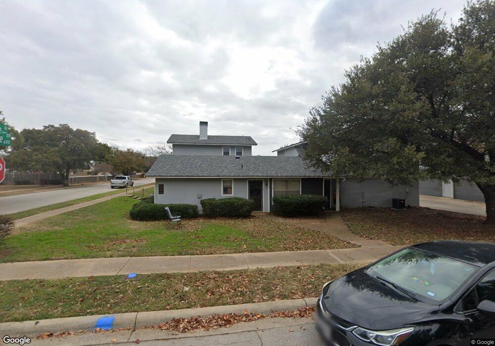 652 Ridgeline Dr, Hurst, TX 76053 - photo 1