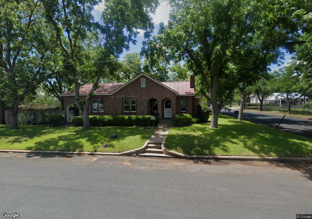 207 W Walch Ave, Fredericksburg, TX 78624 - photo 1