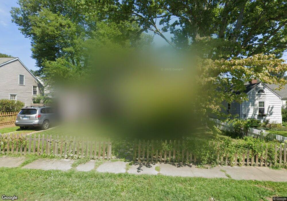 1046 Oldfield Rd, Fairfield, CT 06824 - photo 1