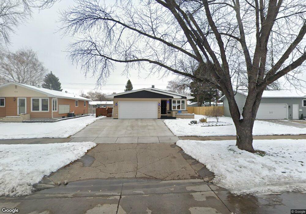 1807 S 20th St, Grand Forks, ND 58201 - photo 1