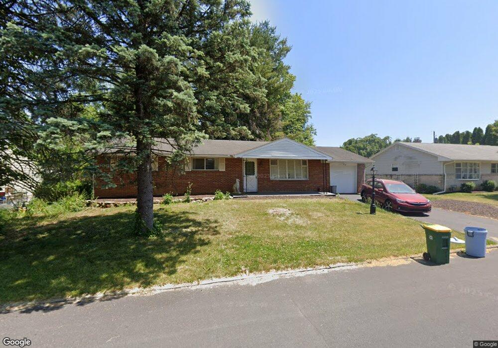 1231 Acorn Cir, Macungie, PA 18062 - photo 1