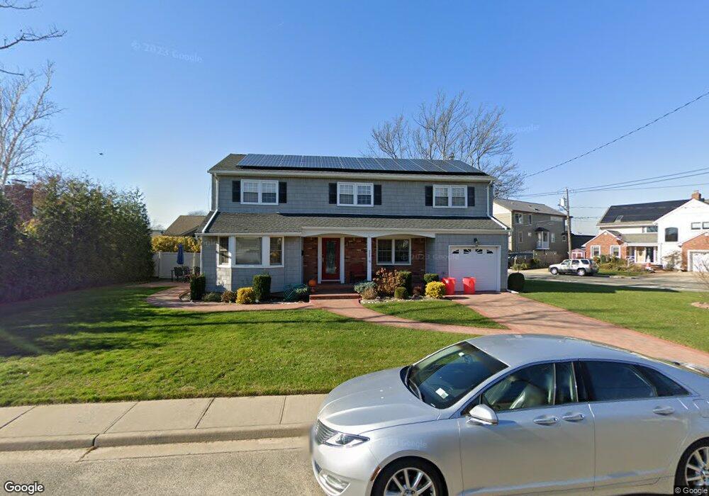 289 Lincoln Ave, Island Park, NY 11558 - photo 1