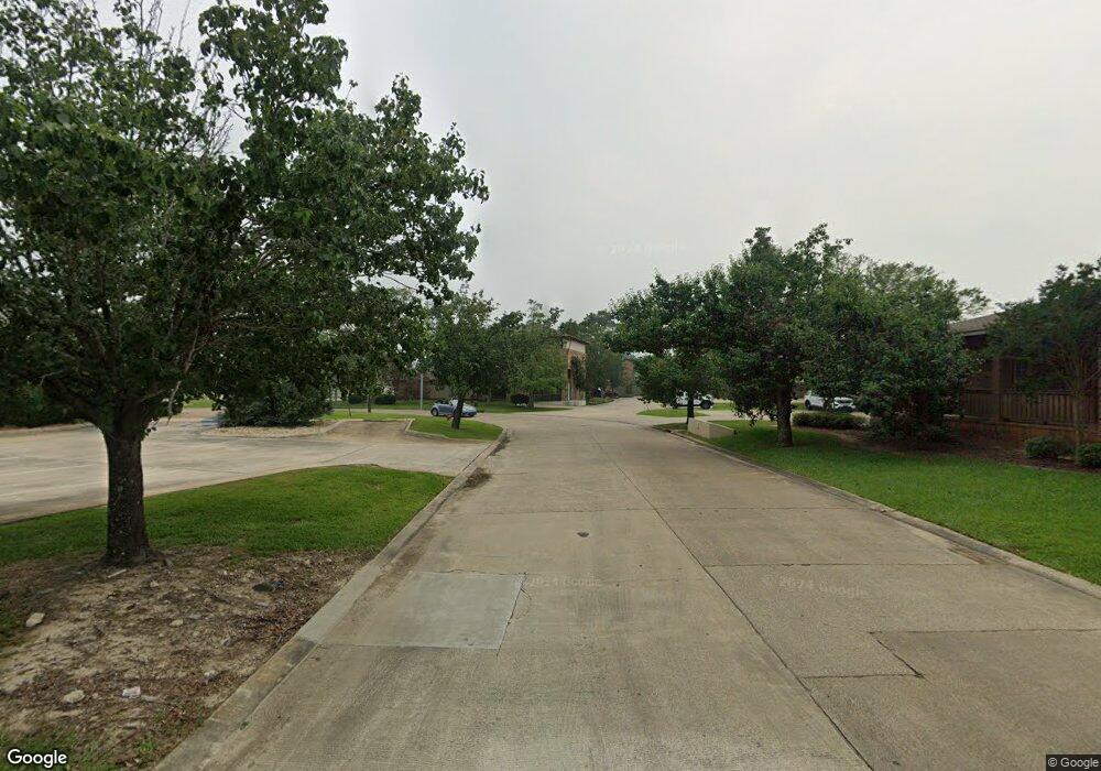 2316 W Bayou Pines Dr, Lake Charles, LA 70601 - photo 1