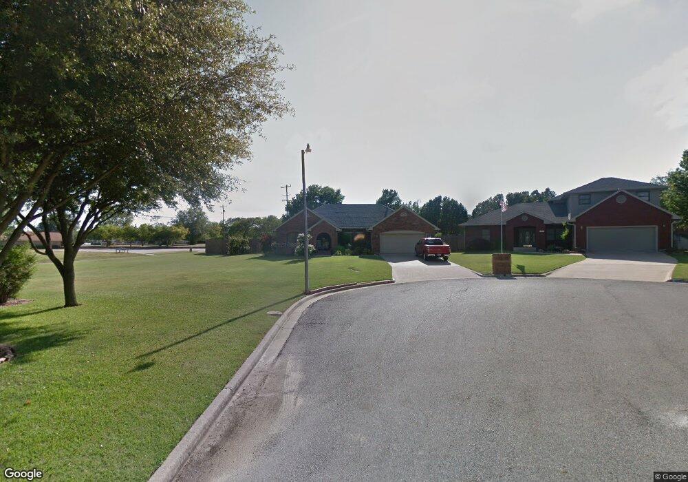 2010 Marsh Ln, Ardmore, OK 73401 - photo 1