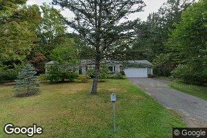 21 Longmeadow Dr, Amherst, MA 01002