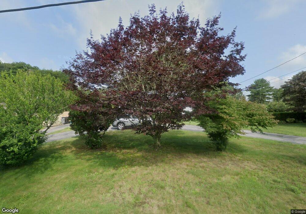 31 Smith St, South Dartmouth, MA 02748 - photo 1