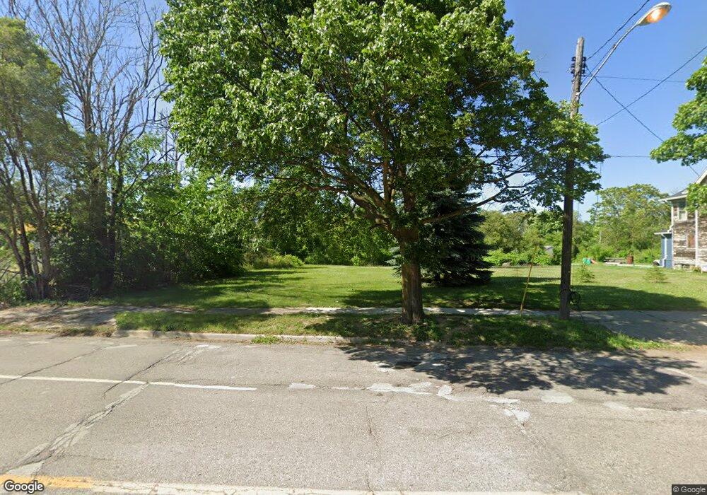 1417 Davison Rd, Flint, MI 48506 - photo 1