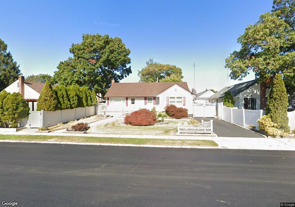 2799 Glenn Rd, Wantagh, NY 11793 - photo 1