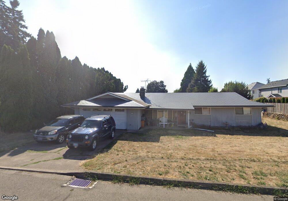 1305 N Holly St, Canby, OR 97013 - photo 1
