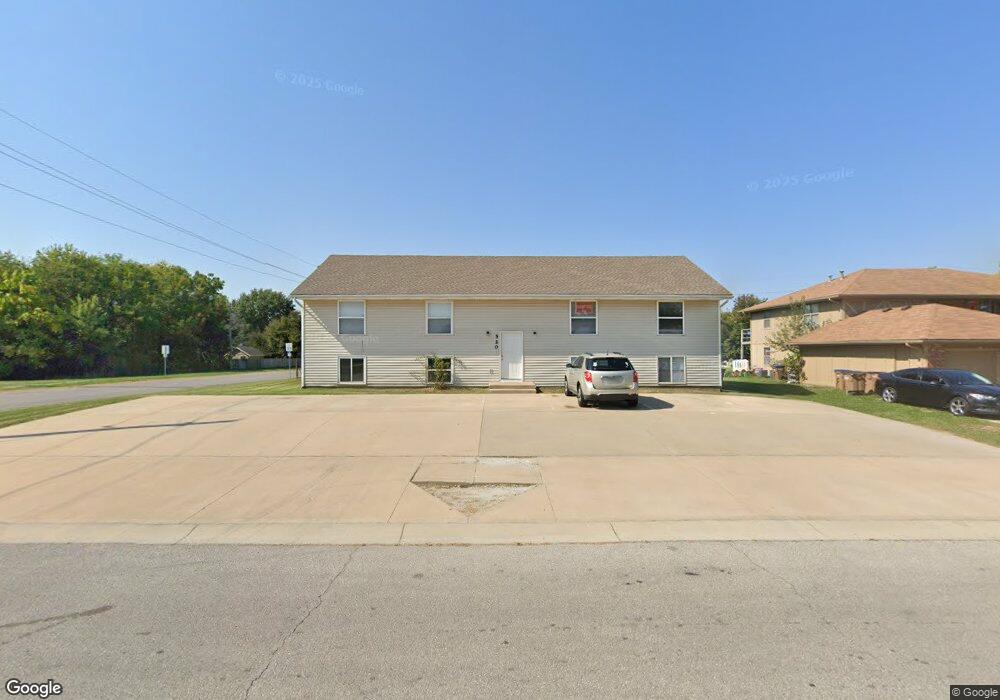 520 Sky Vue Dr, Raymore, MO 64083 - photo 1