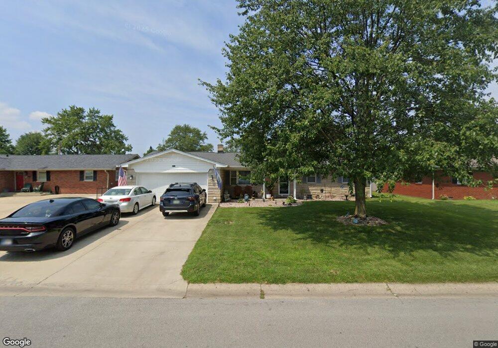 2620 Wedgewood Dr, Columbus, IN 47203 - photo 1