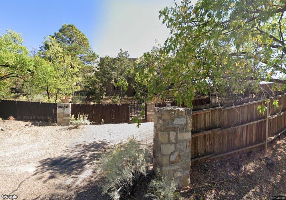 704 Pinon Dr, Santa Fe, NM 87501 - photo 1