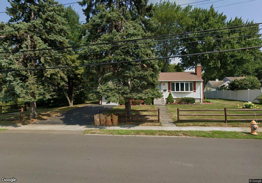 120 Connors Ln, Stratford, CT 06614 - photo 1