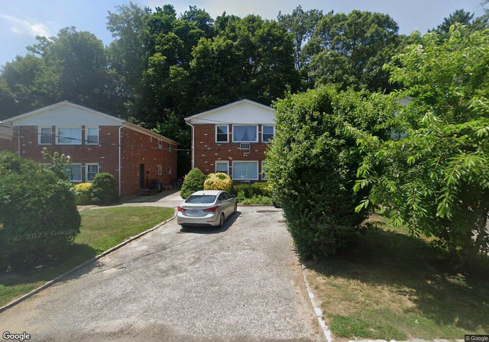 33 Dunes Ln unit 2nd, Port Washington, NY 11050 - photo 1