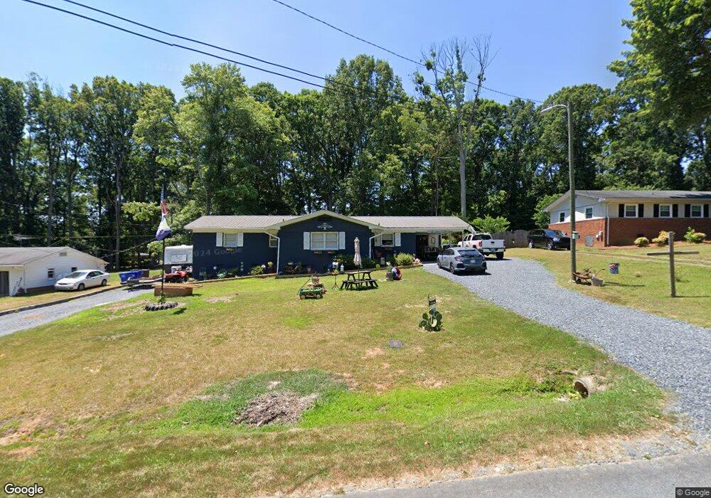 1005 Redwood Dr, Asheboro, NC 27205 - photo 1