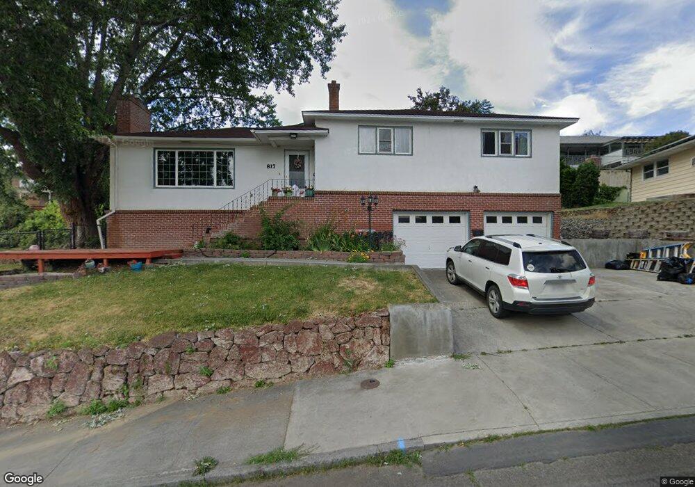 817 NW 11th St, Pendleton, OR 97801 - photo 1