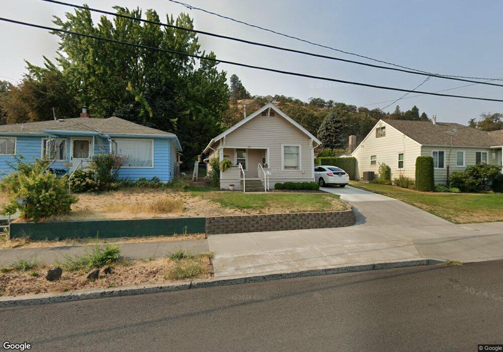 304 E 14th St, the Dalles, OR 97058 - photo 1