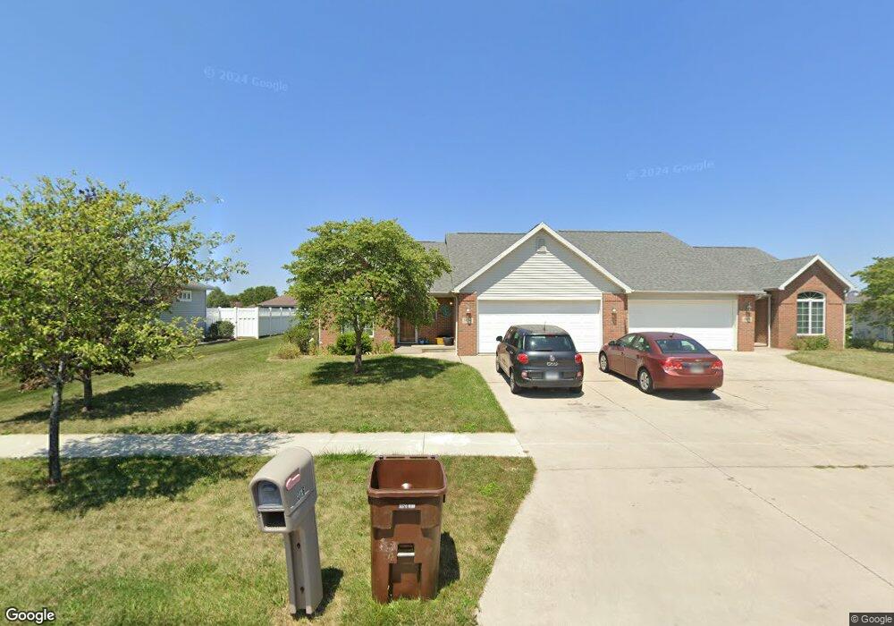 806 Murbach St, Archbold, OH 43502 - photo 1