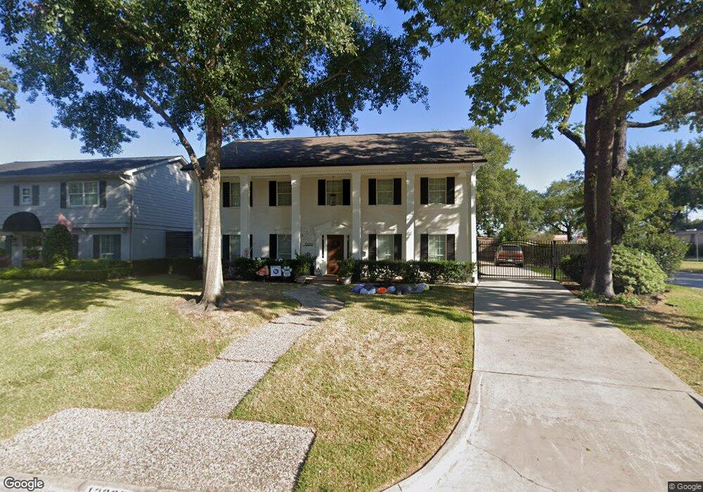 13302 Westport Ln, Houston, TX 77079 - photo 1