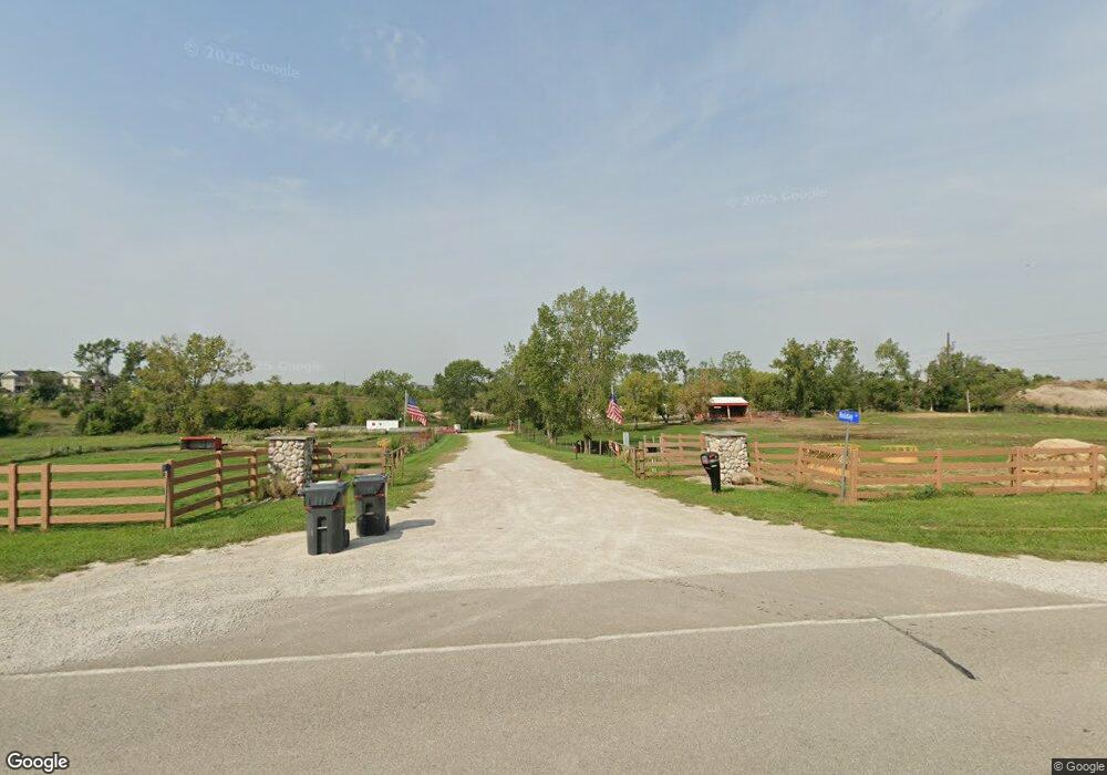 1000 Holiday Ln, Cedar Rapids, IA 52405 - photo 1