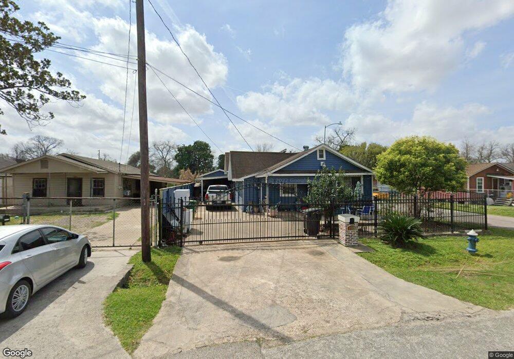 4502 Engleford St, Houston, TX 77026 - photo 1