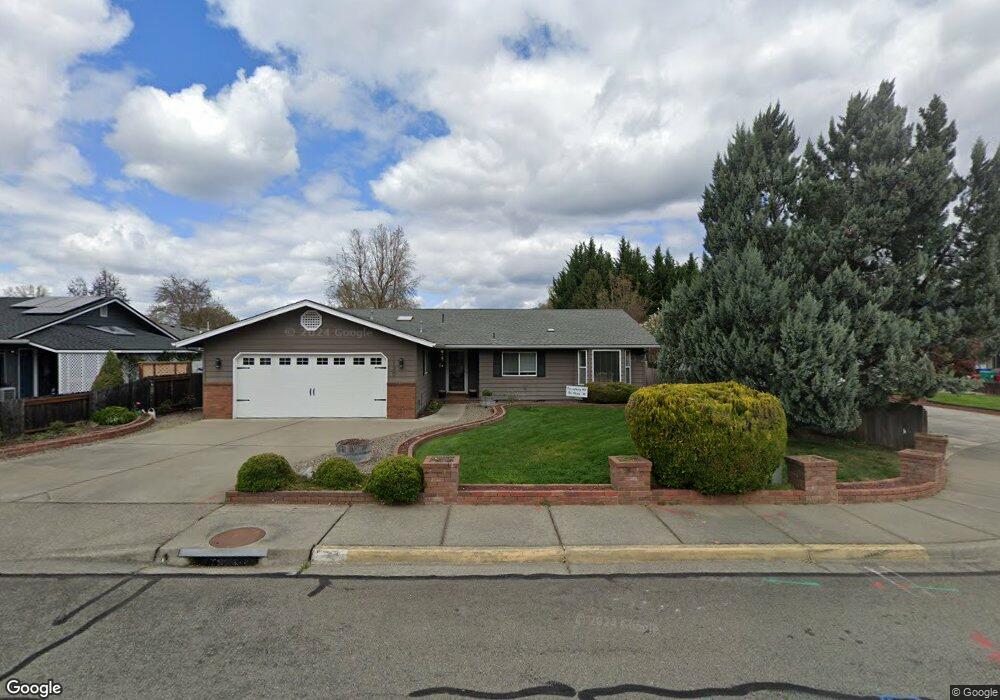 1120 Jeffrey Ct, Grants Pass, OR 97527 - photo 1