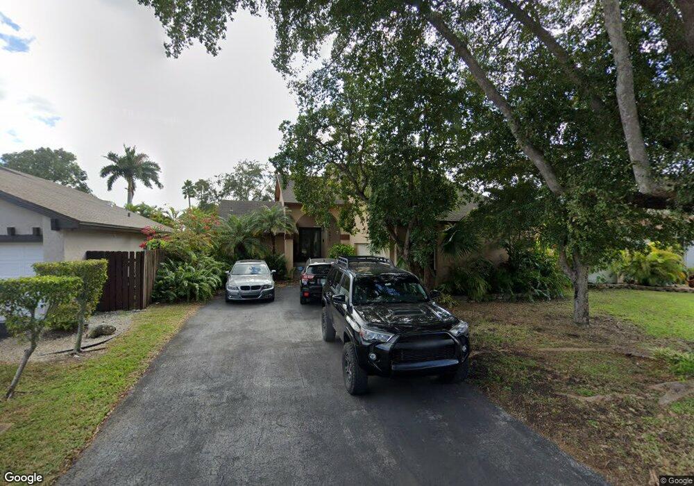 5427 SW 152nd Place Cir, Miami, FL 33185 - photo 1